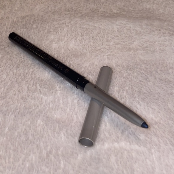 Clinique fan favorites (sample sizes) - Picture 8 of 16